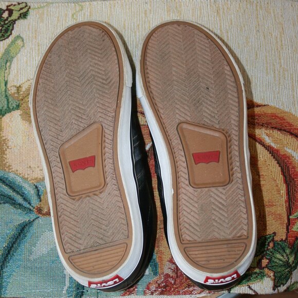 Levis Comfort Sneakers - Picture 8 of 9